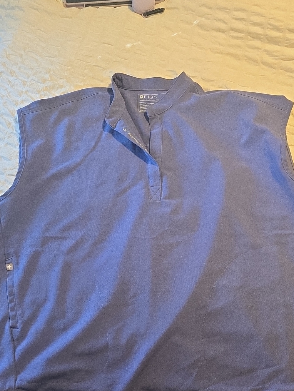 FIGS Women's Mandarin Collar Scrub Top